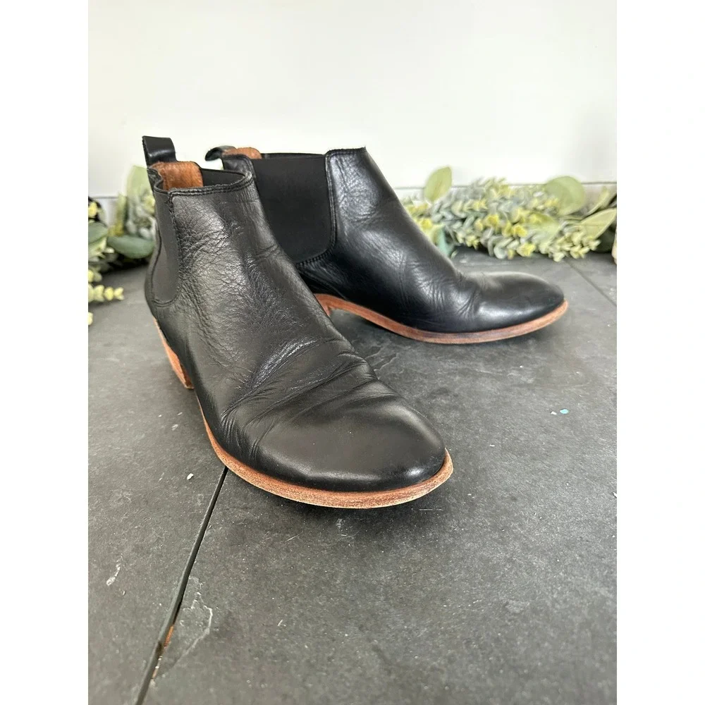 Frye Carson Black Leather Chelsea Ankle Boots 10M Women 3471586